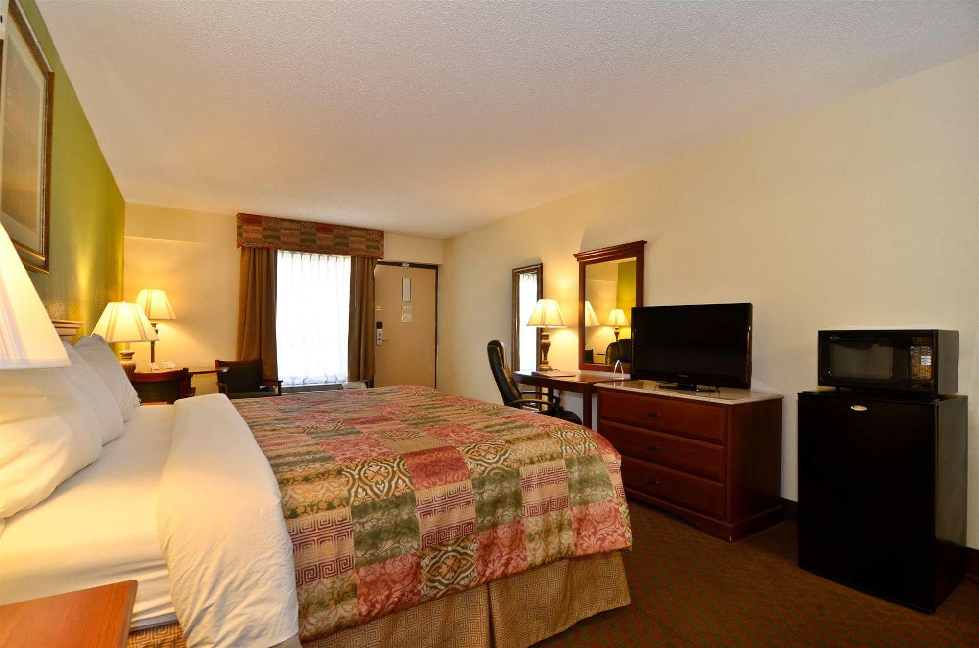 Best Western - Fayetteville Экстерьер фото